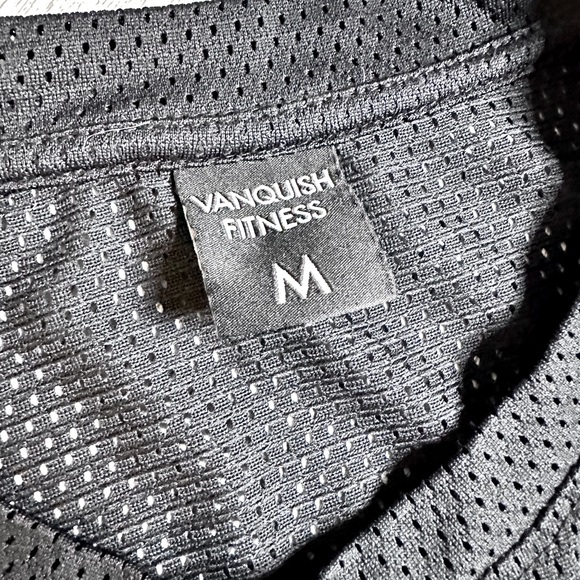 Like brand new Mesh Crop Top + Sport bra from Vanquish - Picture 3 of 4